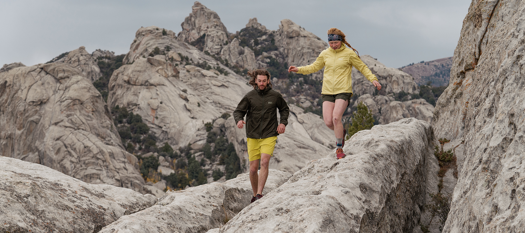 2 people hiking