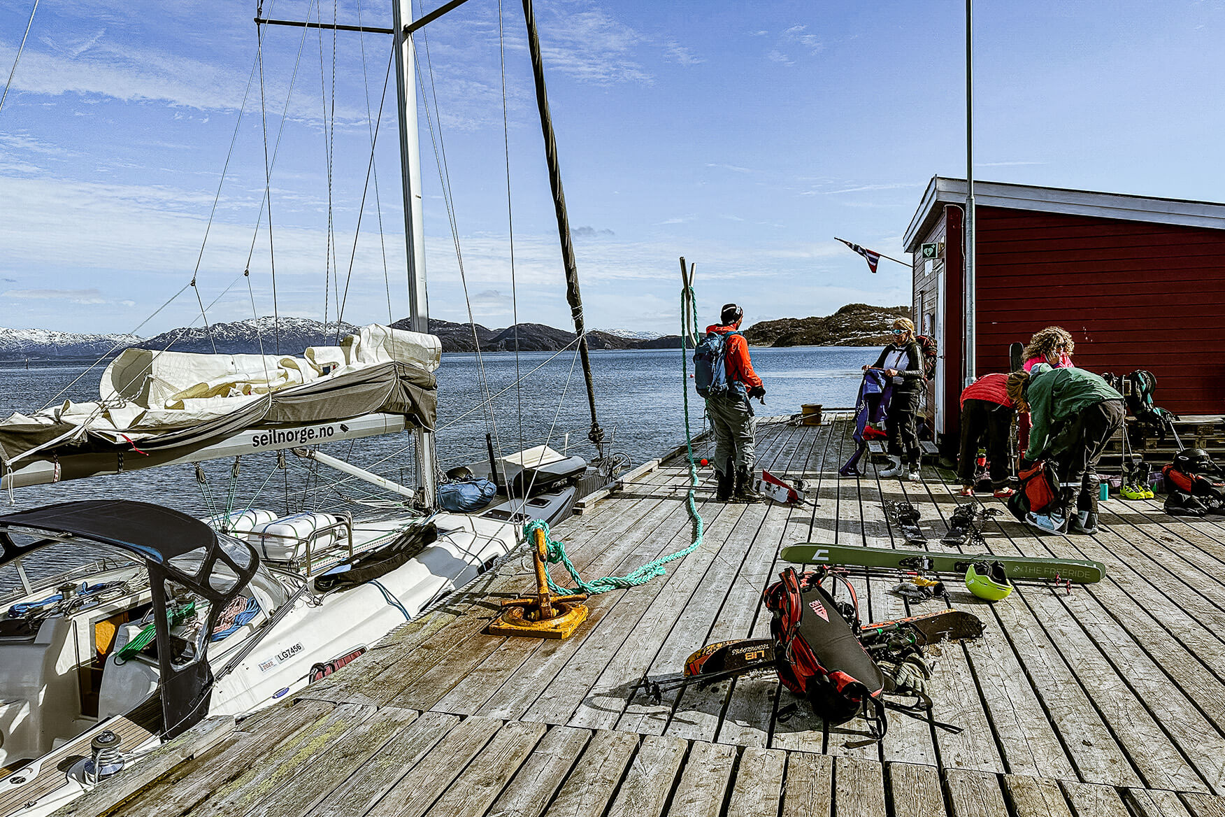 Space on board is limited and you want to keep your gear in check. You don't want to be the one delaying the whole group because you forgot where you put your boot liner to dry or left one of your skins at the last dock. Sailboat in Kvænangstindan