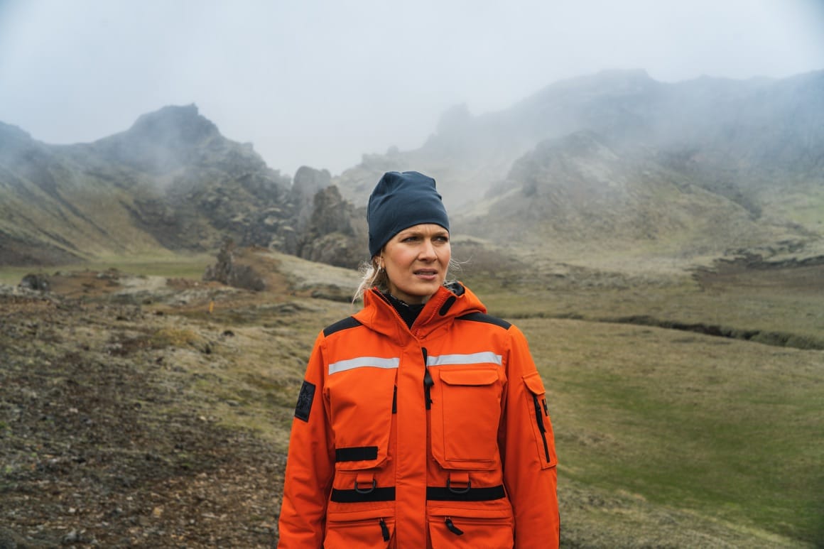 woman in artcic patrol 3-in-1 light parka