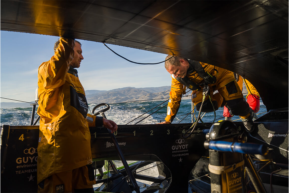 2 men sailing
