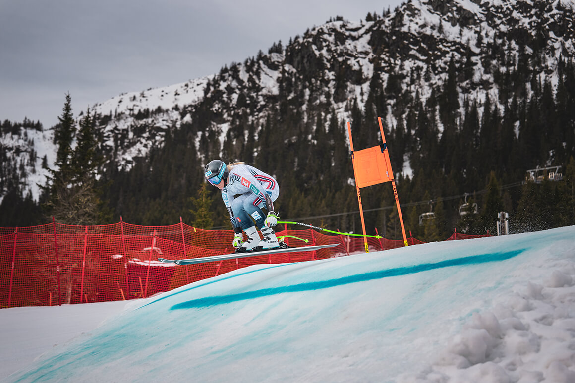 Kvitfjell World Cup – downhill skier jumping